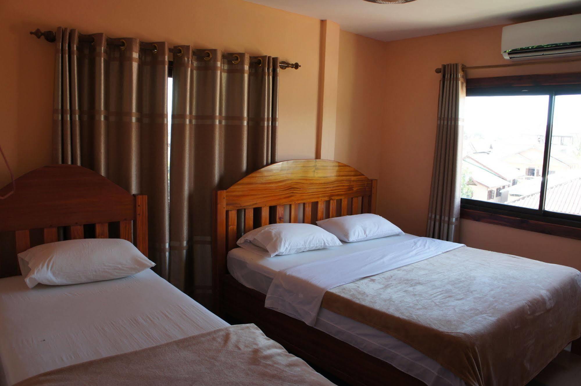 Viengsavanh Guesthouse Vang Vieng Exteriör bild
