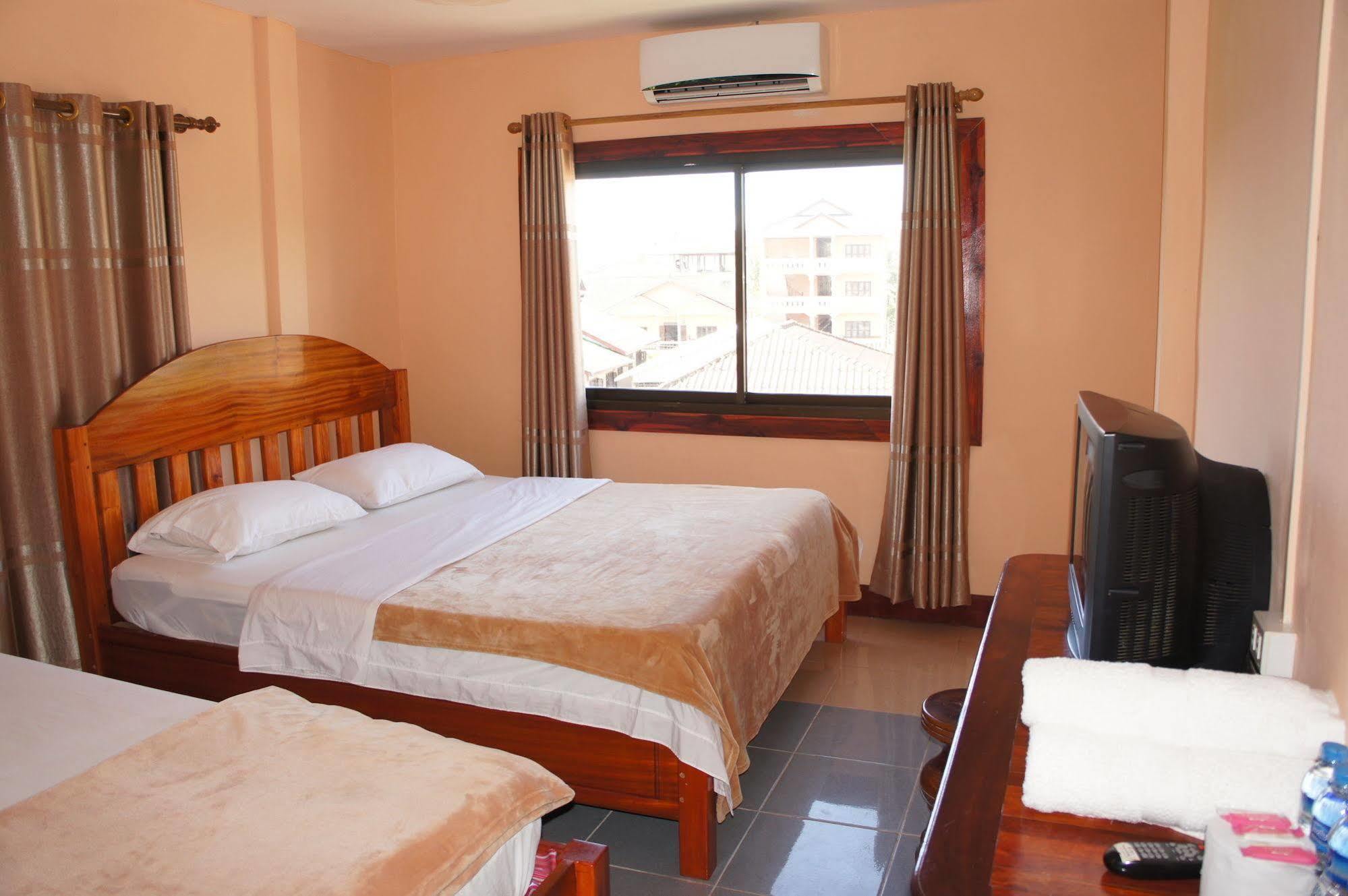 Viengsavanh Guesthouse Vang Vieng Exteriör bild
