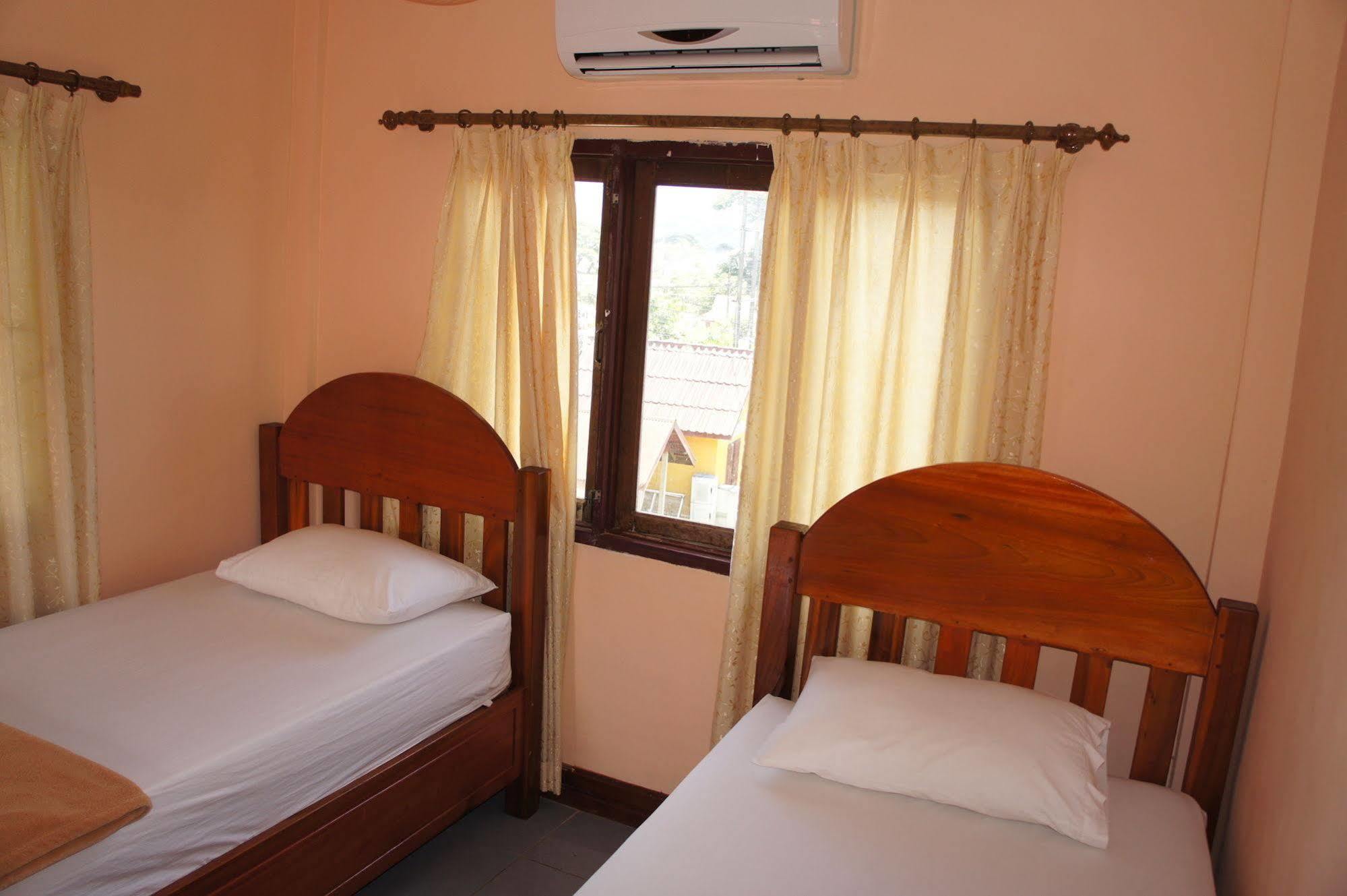 Viengsavanh Guesthouse Vang Vieng Exteriör bild